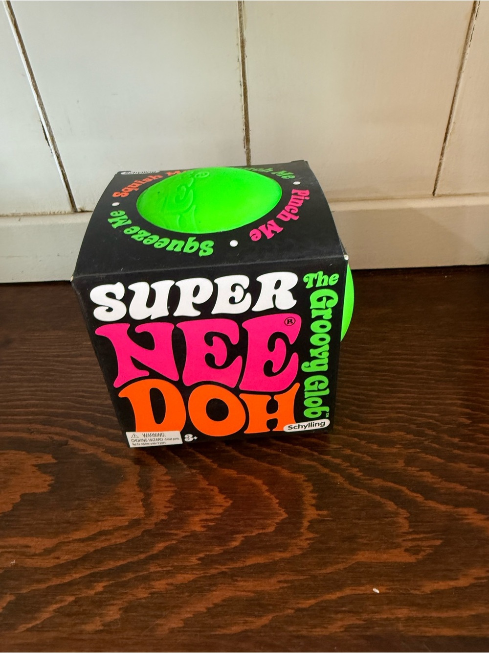 Super NeeDoh Groovy Glob Neon Green by Schylling